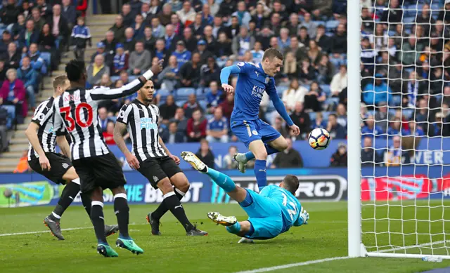 Jamie Vardy scores a goal for Leicester City