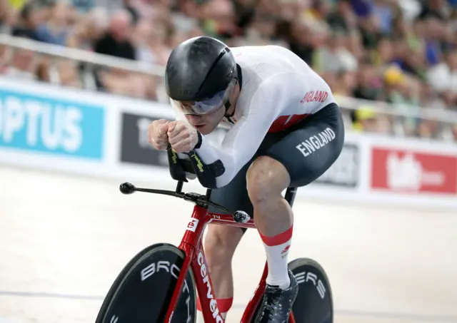 Daniel Bigham competes in Men's 1000m Time Trial