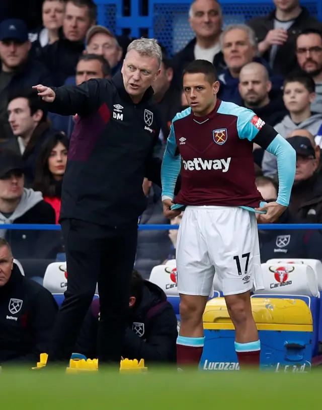 Javier Hernandez substitution