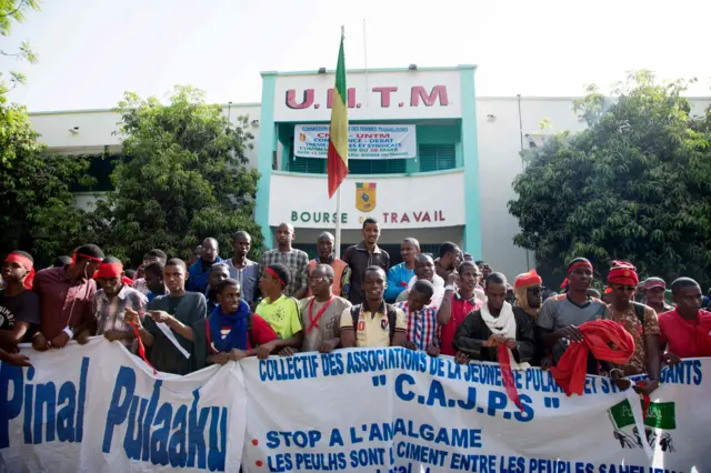 People take part in a demonstration in Bamako on March 15, 2018 organized by the Jeunesse Tabital Pulaaku-Mali, the youth chapter of an organization dedicated to preserving the rights of Mali"s Fulani people