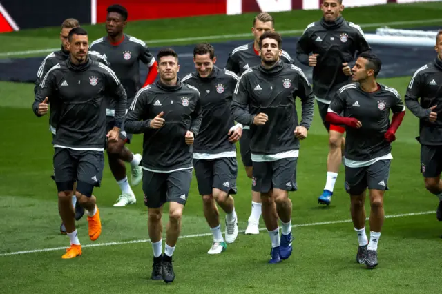 Bayern players warming up