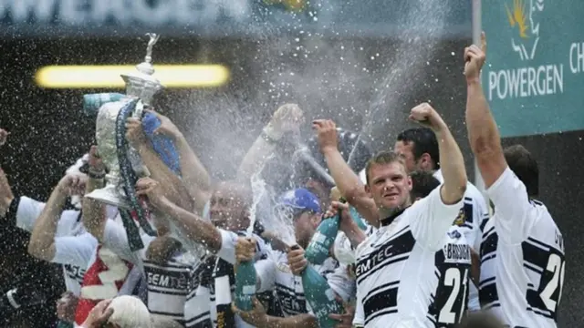 Hull FC team with the Challenge Cup in 2017