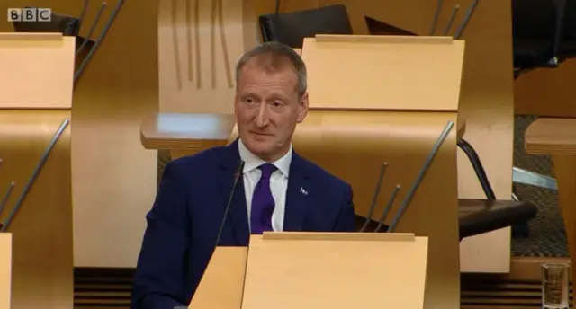 Lib Dem MSP Tavish Scott receives backing from across the chamber