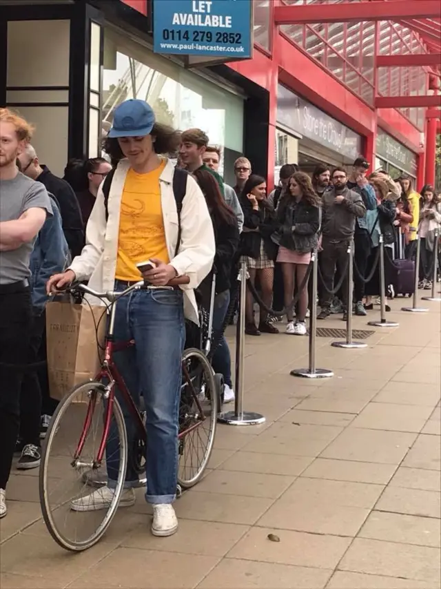 The lunchtime line for the shop at Barkers Pool