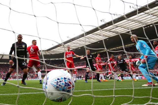 Mile Jedinak goal