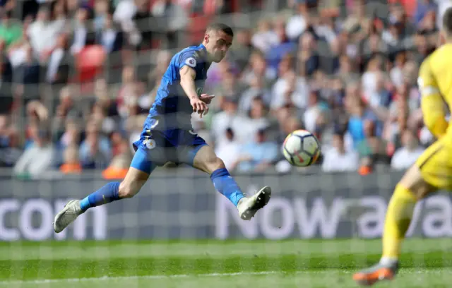 Jamie Vardy scores for Leicester