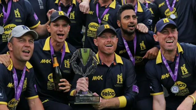 Warwickshire celebrate