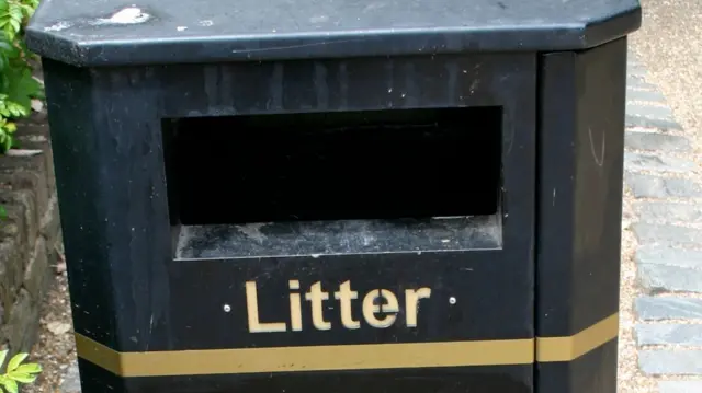 A litter bin