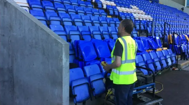 Safe standing installation