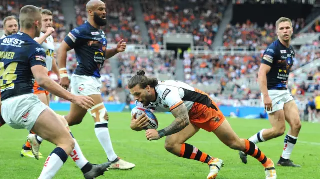 Castleford's Alex Foster scores