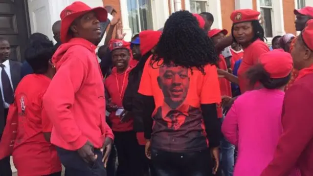 MDC supporters outside Zimbabwe's Supreme Court