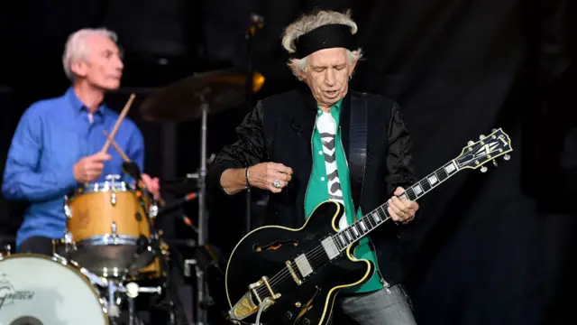 Keith Richards (r) and Charlie Watts