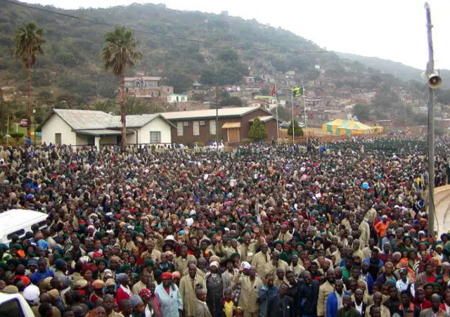 Part of the the million-strong crowd are seen, 27 March 2005 at the Zion Christian Church's headquarters in Moria as part of Easter celebrations.