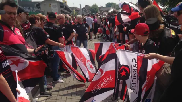 Saracens fans