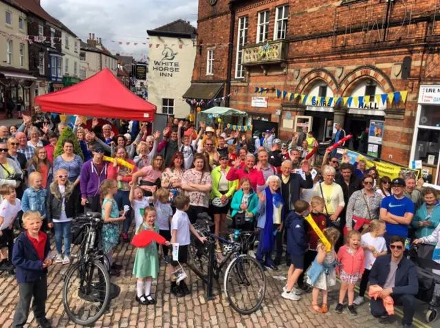 Crowds in Howden