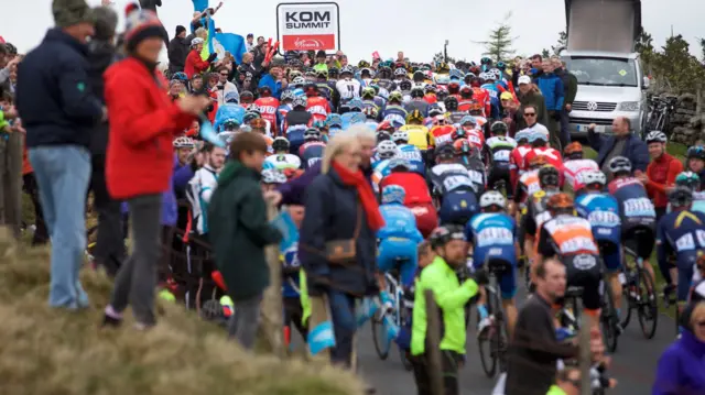 Tour de Yorkshire crowd