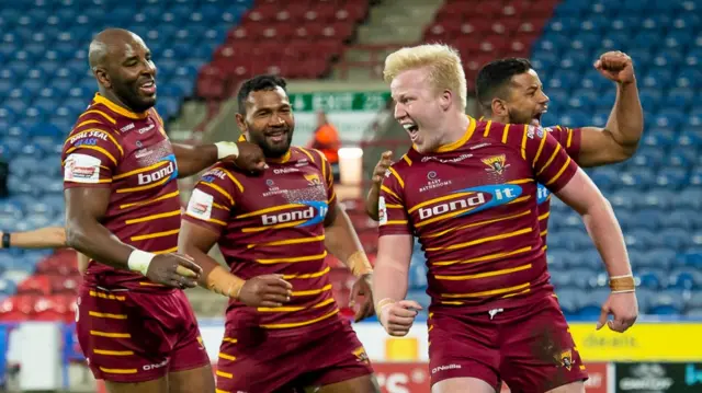 Huddersfield Giants celebrate