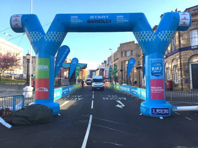 Tour de Yorkshire start line