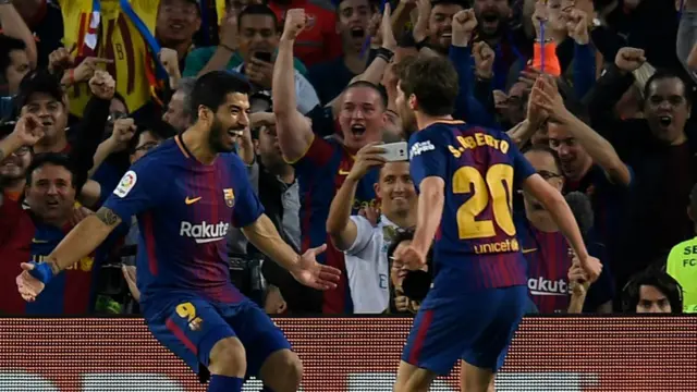 Luis Suarez celebrates