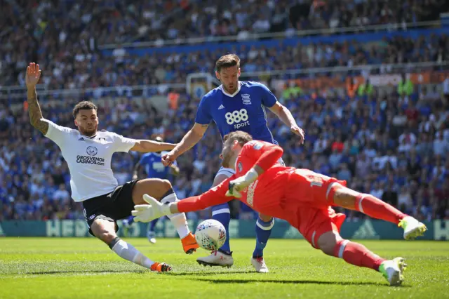 Lukas Jutkiewicz scores for Birmingham