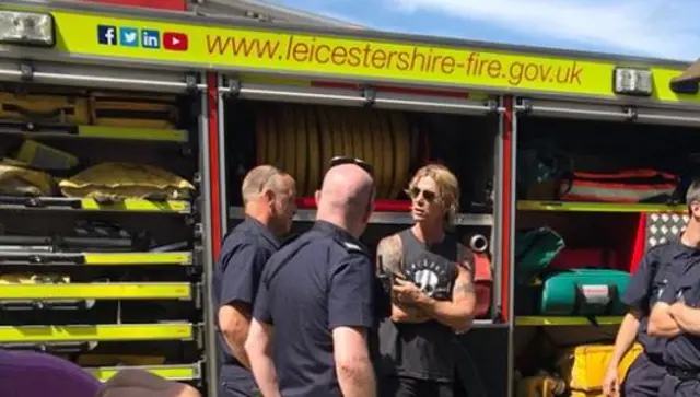 Duff talking to the fire service