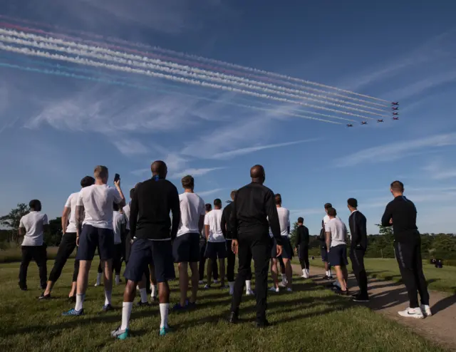 Red arrows