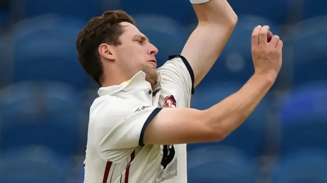 Matt Henry took 6-58 in Gloucestershire's first innings