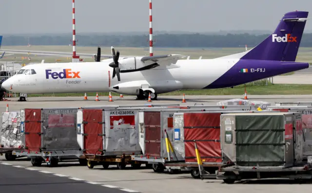 FedEx plane