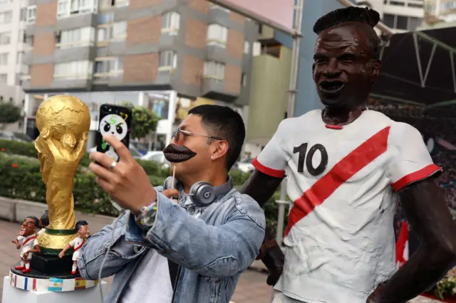 Peru fans