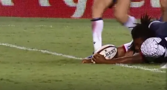 Joe Taufete scores the USA's second try