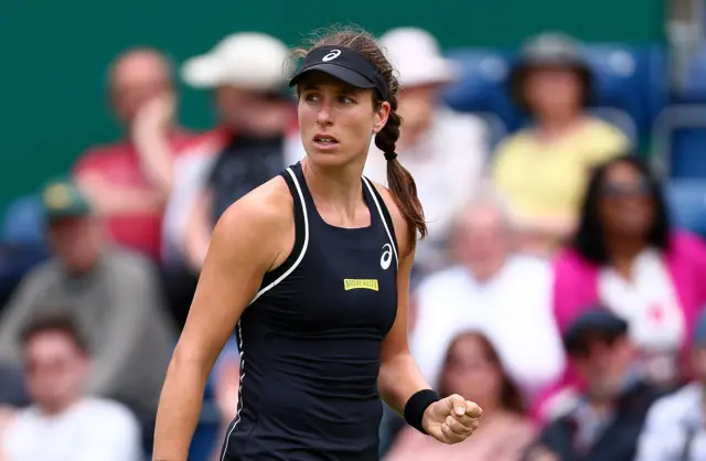 Konta loses the first set against Kvitova