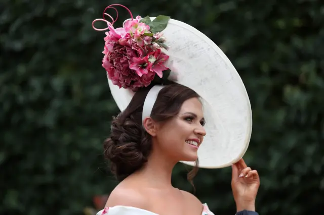 Large round flower hat