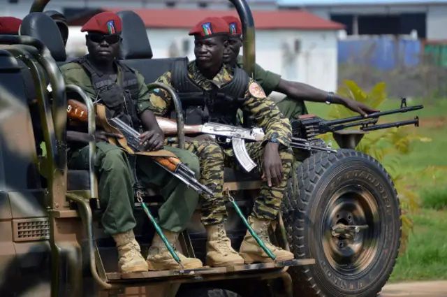 South Sudanese security forces take precautions as President of South Sudan Salva Kiir Mayardit (not seen) returns to Juba following meeting in Ethiopia's capital Addis Ababa with Rebel Leader Riek Machar in Juba, South Sudan on 26 August 2014