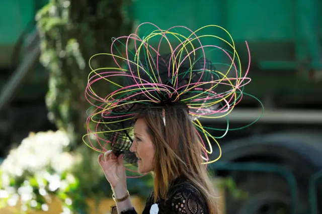 Hat made of wires