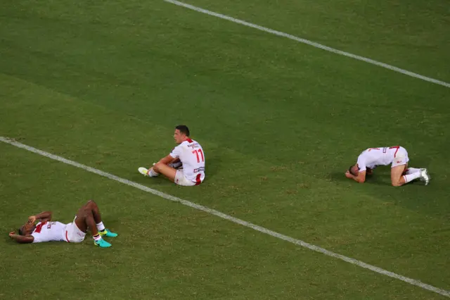 Distraught England players