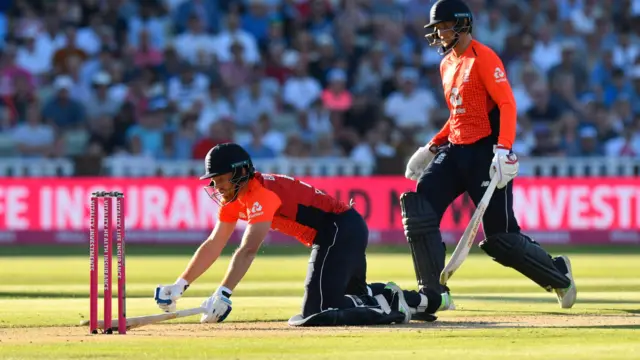 Joe Root and Jonny Bairstow