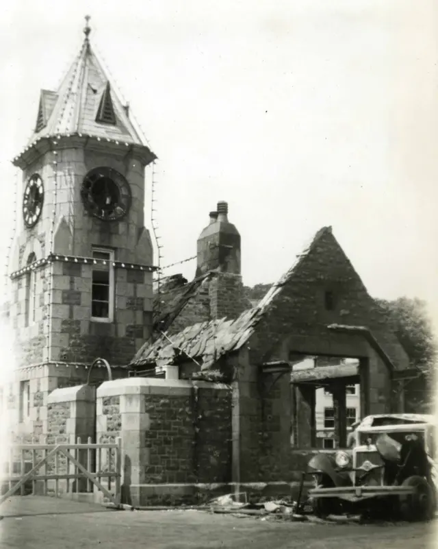 Weighbridge clock