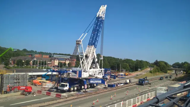 Giant crane