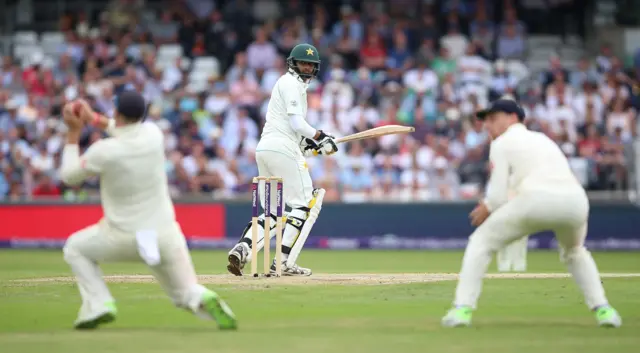 Joe Root catches Mohammad Abbas