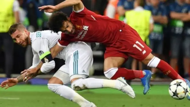 Sergio Ramos injured Mohamed Salah