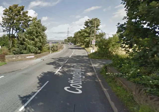 Cottingley Road leading into fields