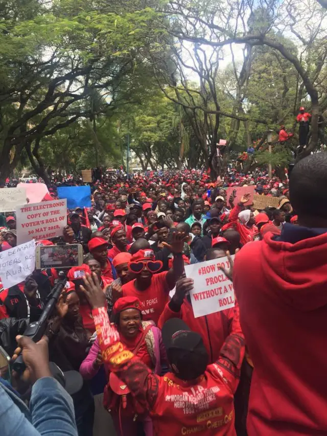 Hundreds of Zimbabwe's opposition MDC party assemble