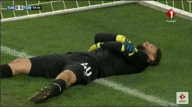 Tunisian goalkeeper Mouez Hassen