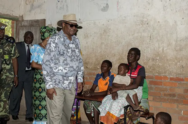 Peter Mutharika visits flood victims at Bangula Primary School camp in the most southern district of Nsanje, on January 21, 2015