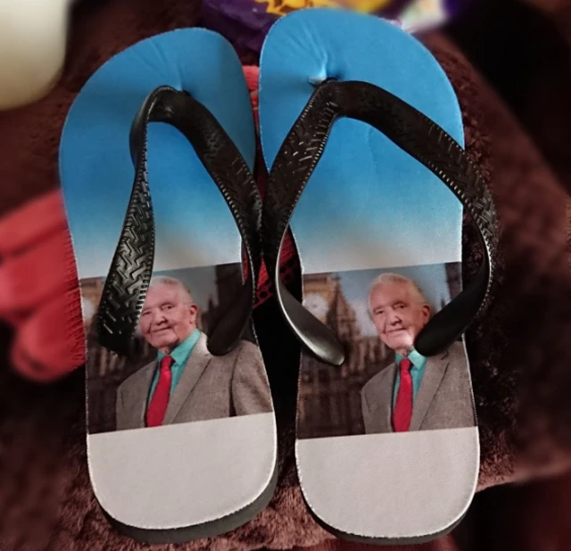 Dennis Skinner flip-flops