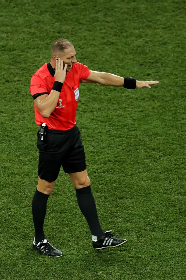 Referee