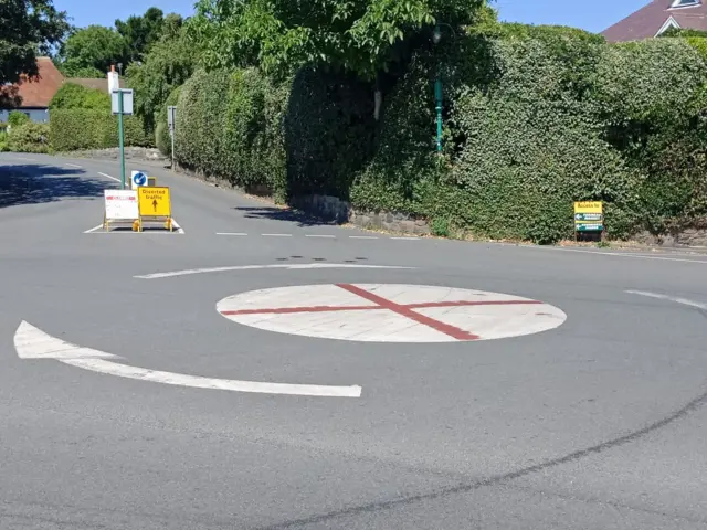 Mini roundabout