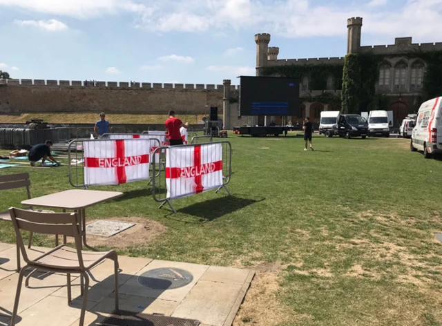 Castle screen