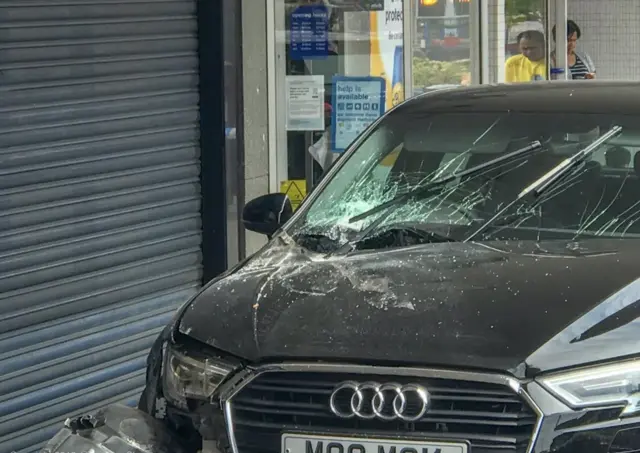 car outside jewellers