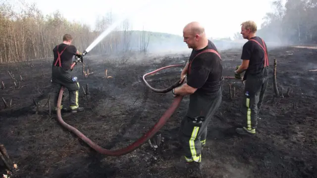 Fire fighters tackle blaze